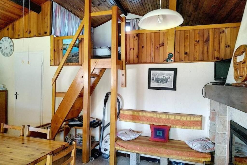 ヴォヴェール Chalet Typique Au Coeur De La Petite Camargueヴィラ エクステリア 写真